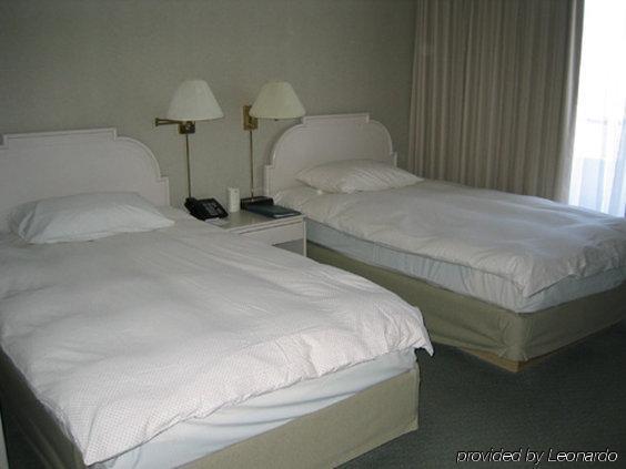 The Empire Landmark Hotel Vancouver Extérieur photo