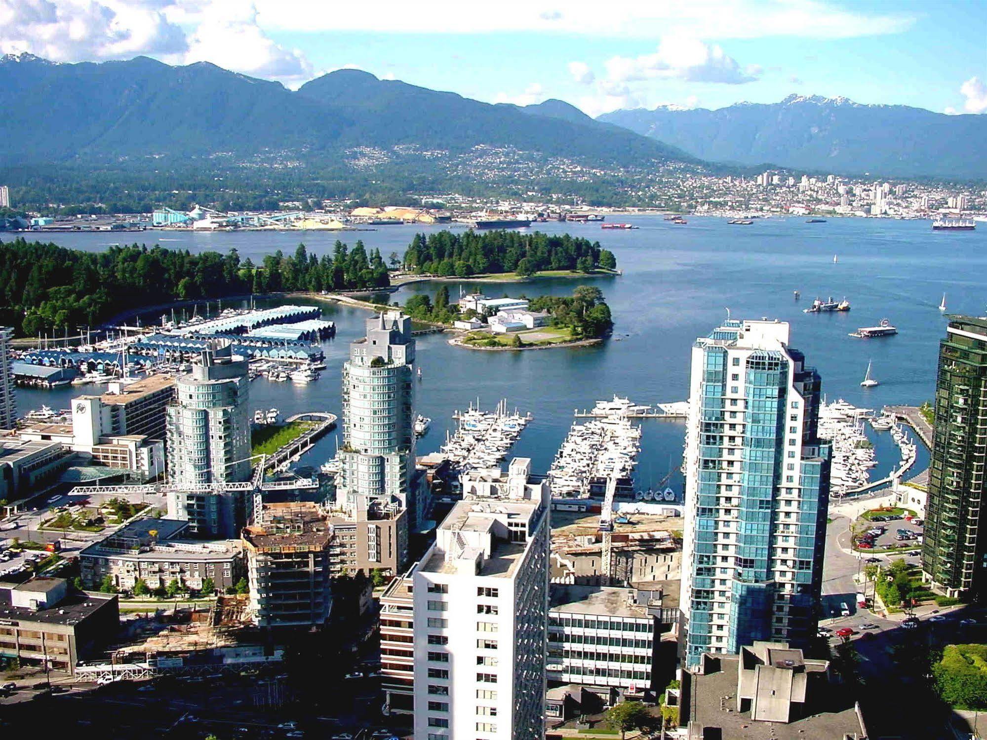 The Empire Landmark Hotel Vancouver Extérieur photo